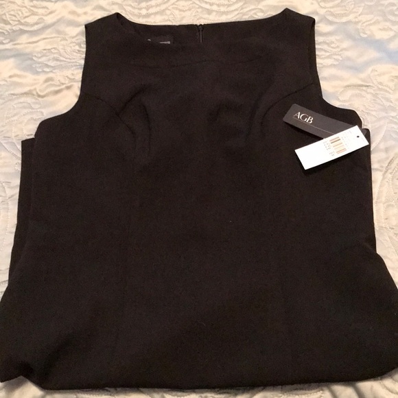 Sleeveless Black Sheath Dress - Picture 4 of 4